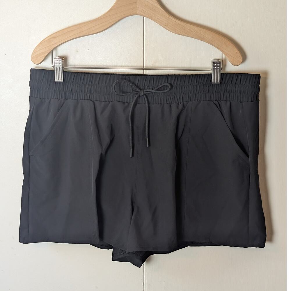 Shade & Shore Black Large Shorts